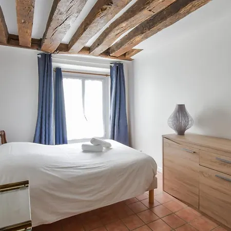 Luminous Flat In The Center Of - Welkeys Paris