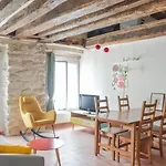 Luminous Flat In The Center Of Paris - Welkeys
